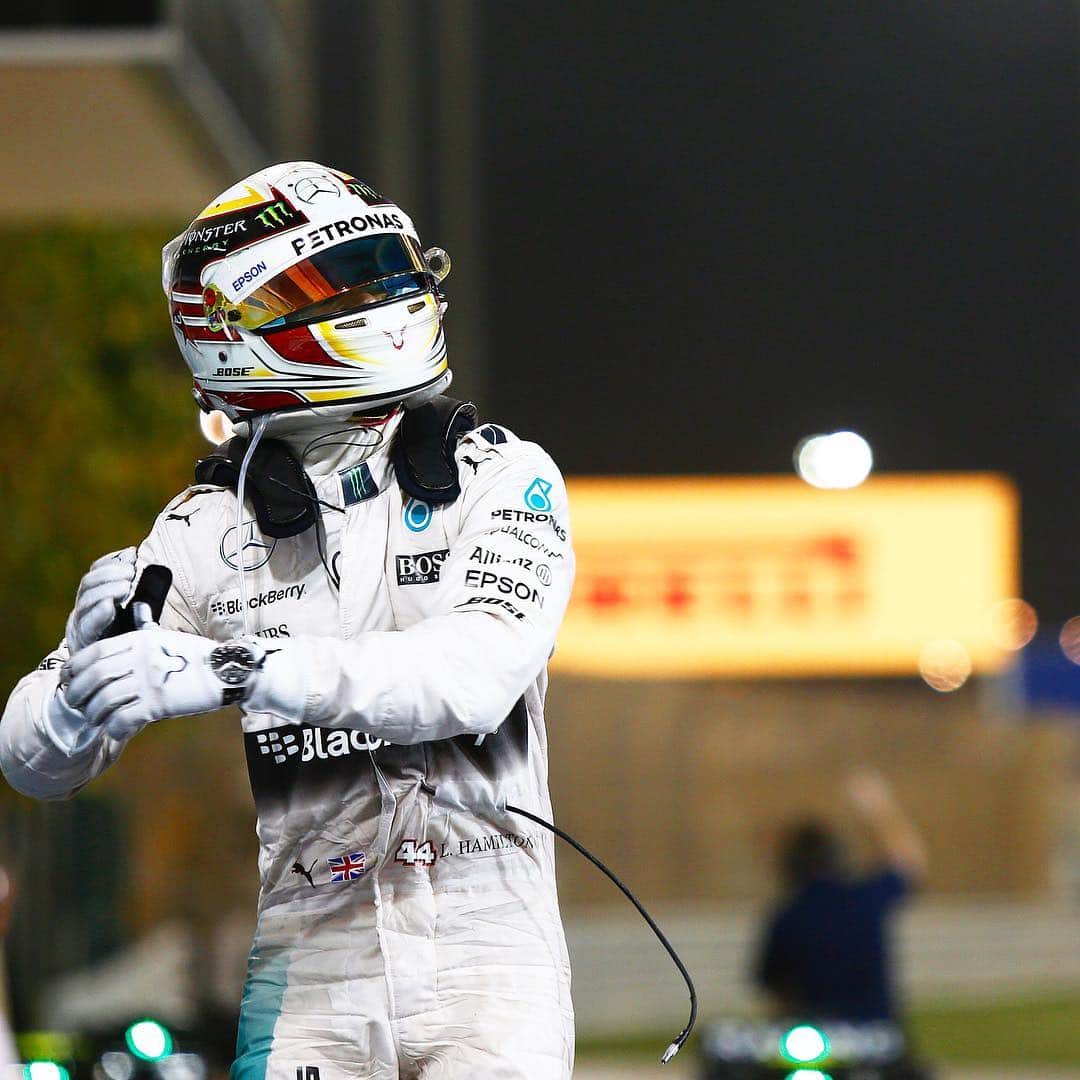 MERCEDES AMG PETRONASさんのインスタグラム写真 - (MERCEDES AMG PETRONASInstagram)「Iconic. ⚾️💪 #OnThisDay in 2015 @lewishamilton smashed it out of the park in style in Sakhir, Bahrain!  Swipe for the full celebration! ➡️ • #F1 #BahrainGP #Mercedes #MercedesAMG #MercedesAMGF1 #LH44 #PETRONASmotorsports」4月19日 17時38分 - mercedesamgf1