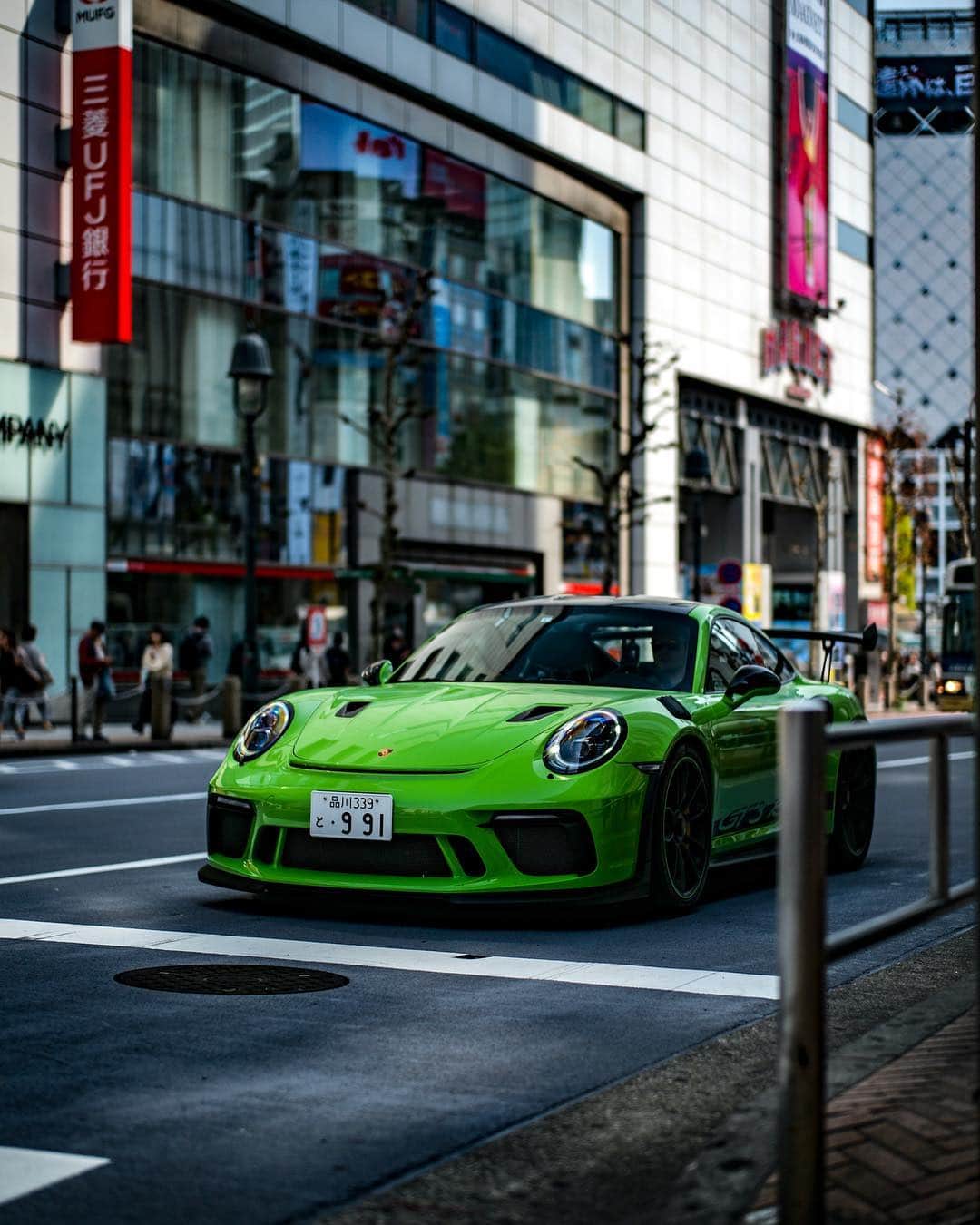 Porsche Japanさんのインスタグラム写真 - (Porsche JapanInstagram)「@type7 東京へようこそ！Good to have you here in Tokyo @type7! Our 911 GT3RS Weissach Package in Lizard Green #ポルシェ #ポルシェジャパン #ヴァイザッハパッケージ #porsche #gt3rs」4月19日 17時50分 - porsche_japan