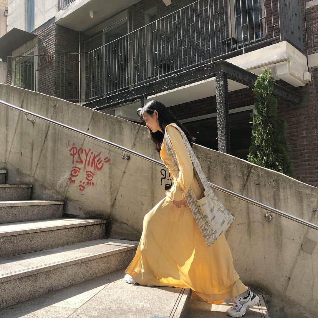 ユン・スンアさんのインスタグラム写真 - (ユン・スンアInstagram)「_ 오늘은 YELLOW 🏷」4月19日 18時03分 - doflwl