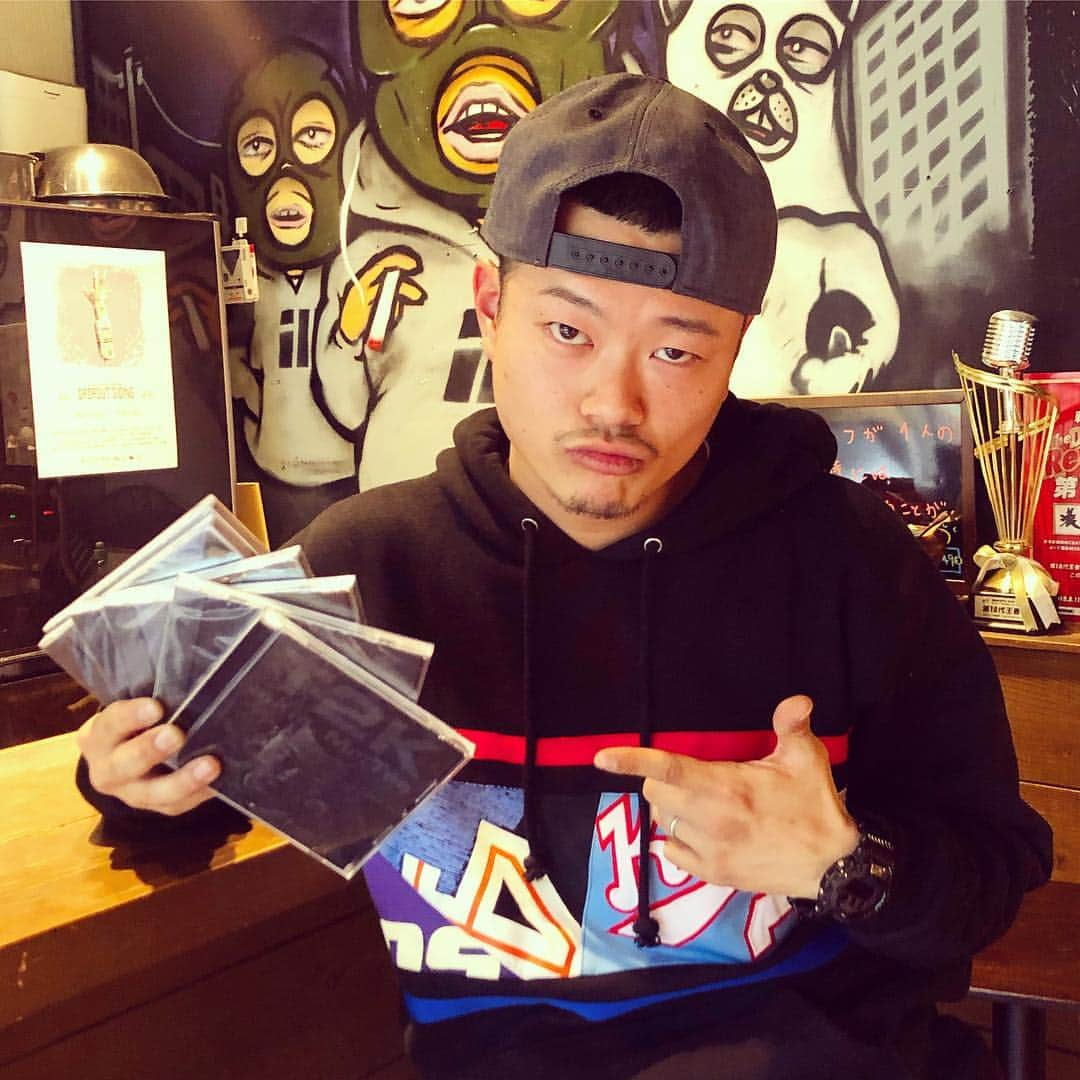 漢さんのインスタグラム写真 - (漢Instagram)「T2K / continue... All Tracks Produced by FLAMMABLE(GSP) https://9sarigear.stores.jp/items/5cb05454a8945259510474d0 #9sari #練マザファッカー」4月19日 18時00分 - kan_9sari