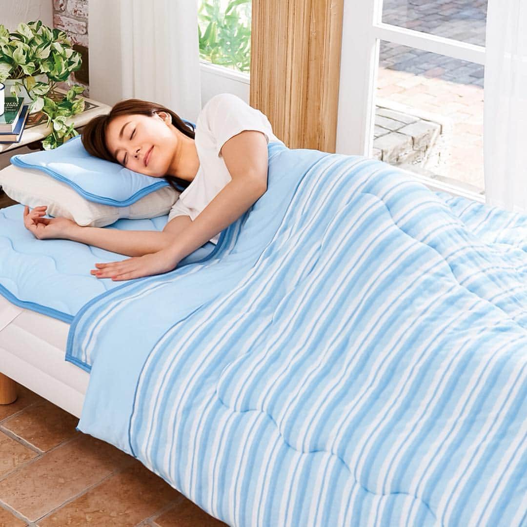しまむらさんのインスタグラム写真 - (しまむらInstagram)「＼人気の寝具をお取寄せ／ . しまコレアプリを使って、便利にお買い物✨ . 毎年ご好評いただいている、ひんやり冷感寝具を掲載中！ 早めの準備で、暑い夏にはひやっと快適な睡眠を。 . ・超COOL ひんやり枕パッド 　580円　品番：812-1021 ・超COOL ひんやり肌布団 　2,900円　品番：803-0060 ・超COOL ひんやり敷きパッド　2,900円　品番：811-0245 . App Store、Google Playの各ストアで「しまコレ」を検索♪ #しまむら #しまコレ #しまパト #暑い #寝苦しい #快眠 #ひんやり #冷感 #寝具 #FIBERDRY」4月19日 18時05分 - grshimamura