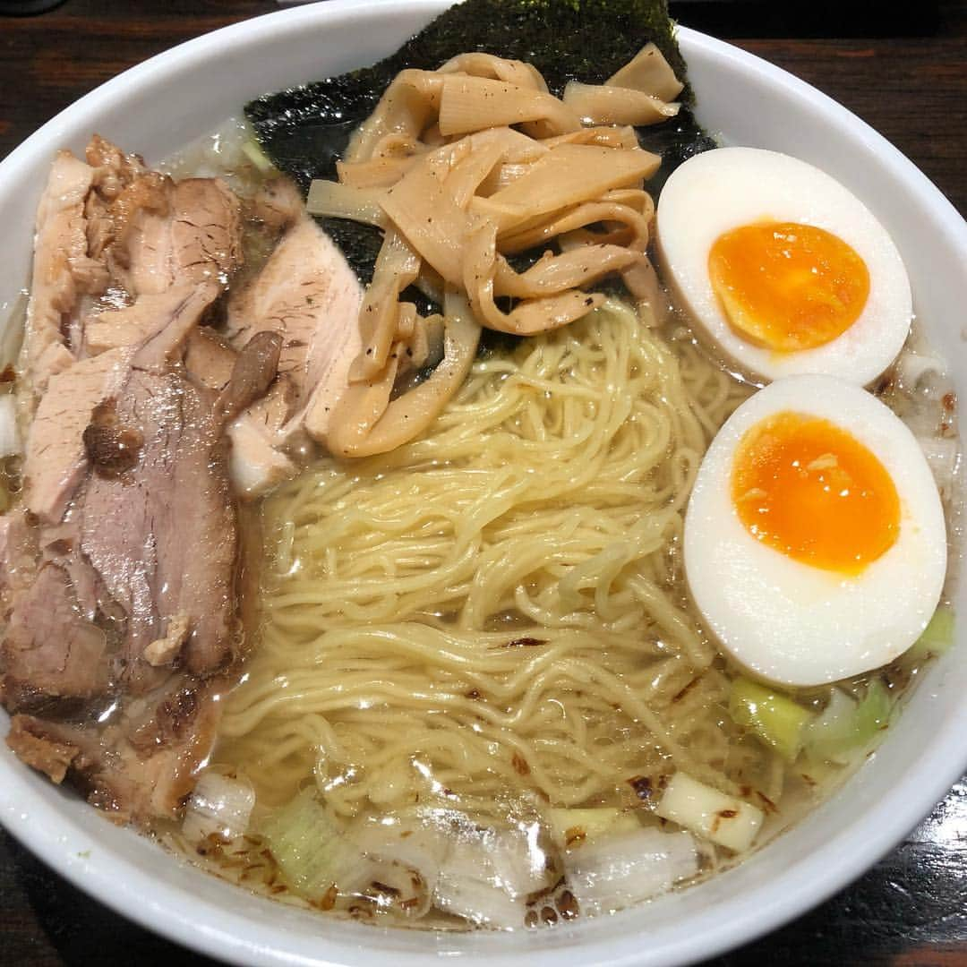 カバさんのインスタグラム写真 - (カバInstagram)「‪本日のでぶ活。久しぶりのがんこラーメン、うまカバちゃんでした！！！ご馳走様でした！！🙏️✨‬ . #本日のでぶ活 #でぶ活 #がんこラーメン」4月19日 18時19分 - kabaking0129