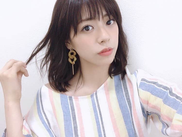 わちみなみのインスタグラム：「本日23時〜﻿ テレビ埼玉 GGR﻿ ﻿ 今日は ゲストに播戸竜二さんを﻿ お迎えしました！﻿ ﻿ ﻿ 衣装は﻿ トップス、スカート @fredy_official イヤリング @vatsurica  #fredy #miatrim #fredyandgloster ﻿ かわいい衣装でした⭐️﻿ 収録前に @garicia2 で身体をほぐしてもらいました🌼」