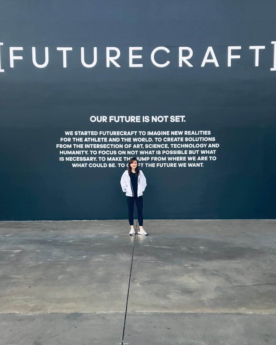 湯田友美さんのインスタグラム写真 - (湯田友美Instagram)「#futurecraft #NYC 🗽👟 100%リサイクルできるランニングシューズ”Loop”👟@adidas の発表会へ行ってきました！ 今まで当たり前のように、はきつぶしたランニングシューズは捨ててきました。何百足と。一つも無駄なものを出さずに、また新しいシューズへ生まれ変わるなんて♻️ なんだか嬉しい😊 ・ 今回私が履いているシューズも５月中旬に一度回収されます。そしてまた、生まれ変わって私の手元へ戻ってきます♻️🤲アディダスの、環境問題を意識した取り組みへ賛同し、私も少しでも動けるようにしよう！ 未来の #ランニングシューズ #futurecraftloop 発売はまだ先ですが、ランセッションで是非見てください😆 ・ #Futurecraft#Futurecraftloop#adidasrunners#adidasrunnerstokyo#adidasrunnersNYC#runningshoes#👟」4月19日 18時17分 - yudatomomi