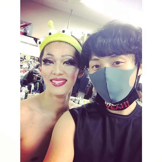 JONTEさんのインスタグラム写真 - (JONTEInstagram)「I say You,you say Sei!! ゆーせいせい、せいせい、せいせーーい🎶 初日おめでとうでした(^^) 佐久間雄生、アーモンド？？誕生(^^) っっっきれいだっっ！！笑 #佐久間雄生」4月19日 18時22分 - jtfav