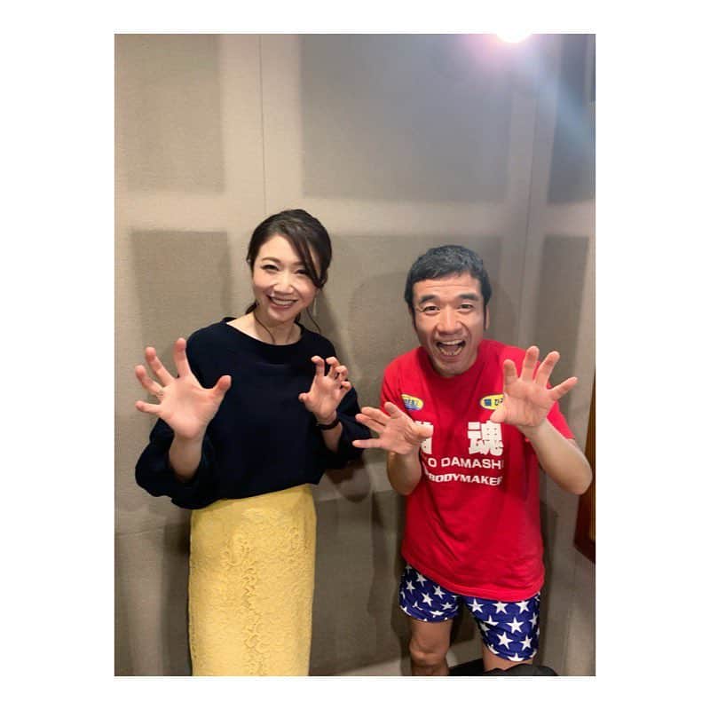 市橋有里のインスタグラム：「今日のラジオは猫ひろし @cat_hiroshi さんがゲストに来て下さいました〜 🐈🐈🐈🐈🐈🐈🐈🐈🐈🐈🐈 1977年生まれで同い年、ベストタイムも体重も⁈私とほぼ同じという猫さんは、カンボジア代表として東京五輪を目指します✨国籍は違うけれど、東京の地を走られる姿、見たいな〜😊猫さん応援しています🇯🇵🇰🇭そして来月5/25のジャパンウォーク2019春＠豊洲でも、猫さんと一緒にイベントを盛り上げたいと思います！ ・ #猫ひろし さん #東京五輪 #カンボジア代表 #1977生まれ #自己ベストほぼ同じ #体重もほぼ同じ #にゃ〜 連発してくれました😋 #ジャパンウォーク ぜひ遊びにきて下さいね✨」