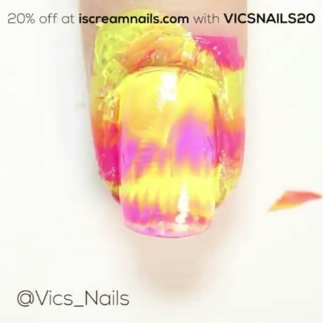 nailのインスタグラム：「Which one? 1 or 2? - Follow (me) @nailpost for more. ❤ Sigan (a mí) @nailpost para más. ❤ - cr: @vics_nails - Dm/send this to 10 friends for a surprise!」