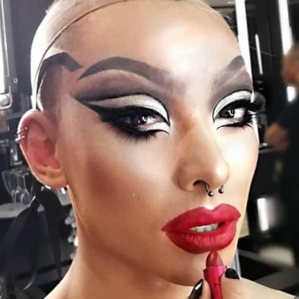 M·A·C Cosmetics UK & Irelandさんのインスタグラム写真 - (M·A·C Cosmetics UK & IrelandInstagram)「@kuroasfck bringing the glam this #VIVAGLAM Friday!⁣ ⁣ ❤️Every Friday our artists around the UK and Ireland celebrate VIVA GLAM by wearing the lipstick, creating looks and most importantly, introducing them to as many customers as possible. This is VIVA GLAM Friday and is at the heart of our brand. 👨‍🎨 M·A·C Retail Artist @marcsinclairmua⁣ #regram⁣ 💄 VIVA GLAM I⁣ ⁣ ⁣」4月19日 18時35分 - maccosmeticsuk