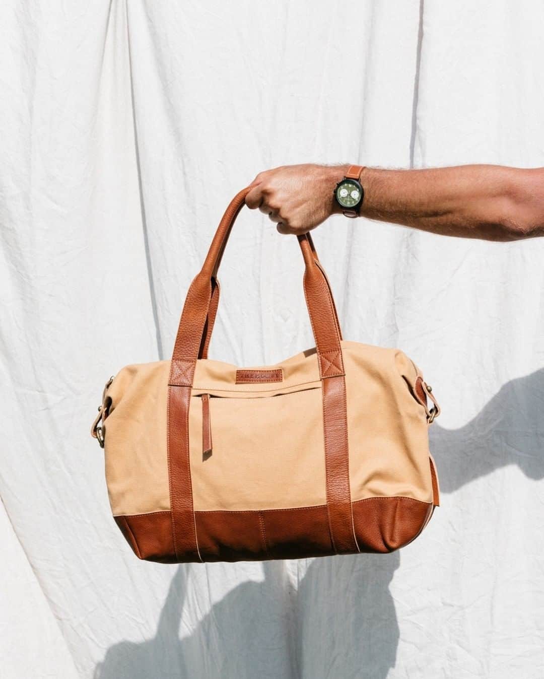 The Horseさんのインスタグラム写真 - (The HorseInstagram)「Escape with our NEW tan weekender bag.⠀⠀⠀⠀⠀⠀⠀⠀⠀ -⠀⠀⠀⠀⠀⠀⠀⠀⠀ ⠀⠀⠀⠀⠀⠀⠀⠀⠀ ⠀⠀⠀⠀⠀⠀⠀⠀⠀ ⠀⠀⠀⠀⠀⠀⠀⠀⠀ ⠀⠀⠀⠀⠀⠀⠀⠀⠀ #tan #weekender #dufflebag」4月19日 18時41分 - the_horse