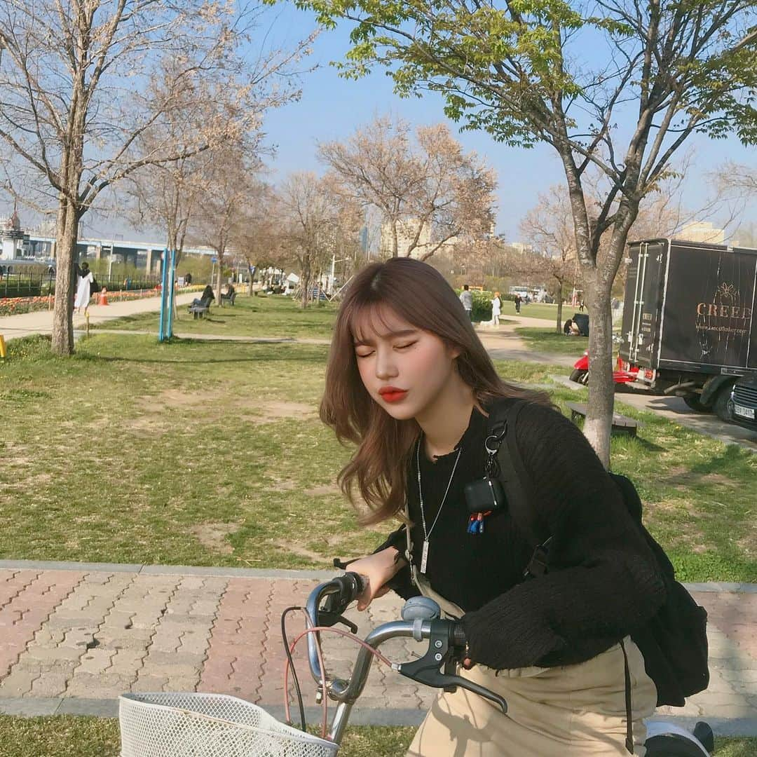 チェユラさんのインスタグラム写真 - (チェユラInstagram)「라이딩팸 구한다.🚲 난폭운전자 사양한다」4月19日 18時47分 - youra_ch0i