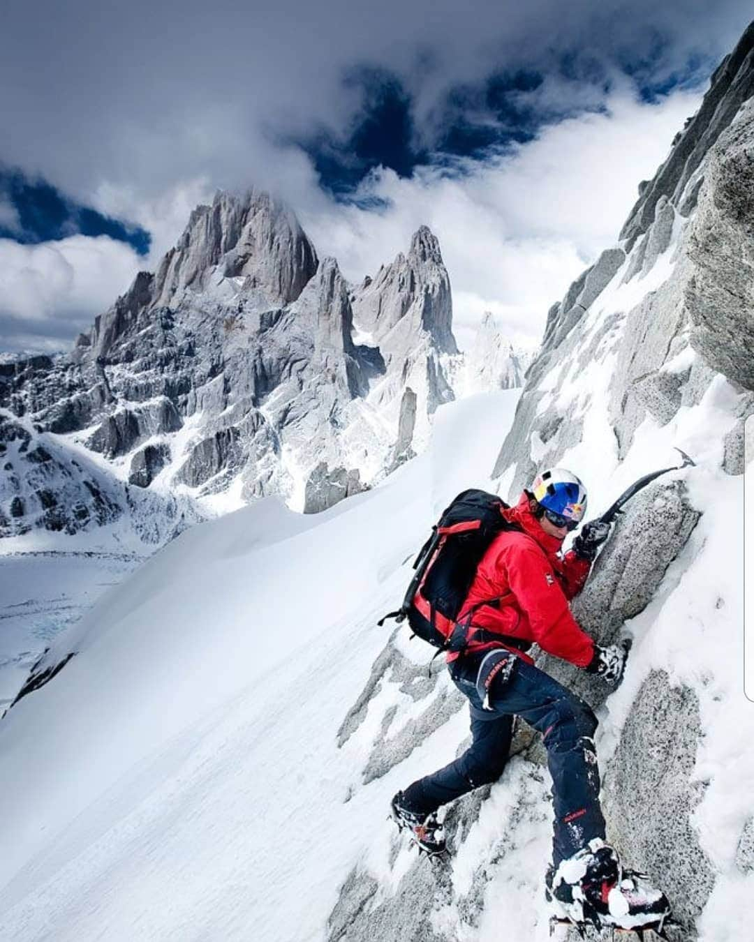 ダニエル・ウッズさんのインスタグラム写真 - (ダニエル・ウッズInstagram)「I first heard about David Lama at a youth world climbing championship in Edinburgh , Scotland. We were competing in the same age category and there was alot of hype behind him as being a child climbing prodigy. He stunned us all by effortlessly floating the finals route and winning the comp. David kept to this competition path and won the 2008 lead WC overall, 2007 European bouldering  champs, and took bronze at the 2009 Lead World Champs in Xining. I had the pleasure to compete with David, but also share many outdoor experiences with him. Right after I graduated high school I moved to Innsbruck, Austria for a year where David was one of my main climbing partners. He showed me Zillertal, we bouldered in Swiss, we raged at night in innsbruck Haha. I always was impressed with his talent in climbing and his approach to it. David did what he wanted to do and what sounded fun in the moment. David later came to the US and stayed with my family and I in CO for a few weeks. He flew with his trad rack, alpine gear, bouldering gear... Haha he was prepared for anything. After that trip we stayed in touch but David showed more of an interest for climbing in the alpine where I stayed with the blocs. He ended up using that talent of his by doing so many remarkable ascents in the mountains (tons of ascents that were out there bold... dude was confident and brave). I haven't spoken to David in a few years but wish I was better with staying in touch. I just read that David, Hansjorg Auer, and Jess Roskelley passed away in an avalanche while attempting to climb the east face of Howse Peak in Alberta, Canada. The other 2 alpinists were also legends along with David. I did not know them like I knew David but knew of what they did in the climbing world. It's weird to lose a friend but I know he went doing what he loved. I will forever remember you David Lama aka Footsy. RIP」4月19日 18時53分 - dawoods89