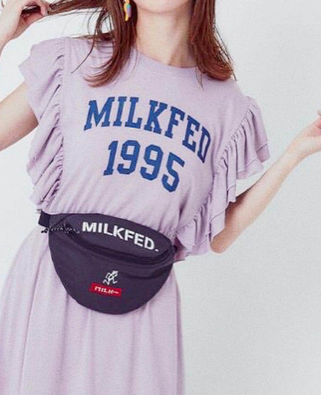 岡田ロビン翔子さんのインスタグラム写真 - (岡田ロビン翔子Instagram)「@milkfedjp  ミルクフェドの夏フェススタイル 先日撮影したのがアップされたのでこちらでもチラ見せ！ 昔からライブが大好きだし ミルクフェドのカジュアルの中にある 女の子らしいファッションが大好きなので なんとも嬉しすぎるおはなしでした ☺︎ どのコーディネート可愛くてワクワクしちゃったなあ ストーリーにURL貼っておくので 是非チェックしてくださいね〜」4月19日 18時58分 - i_am_robin0315