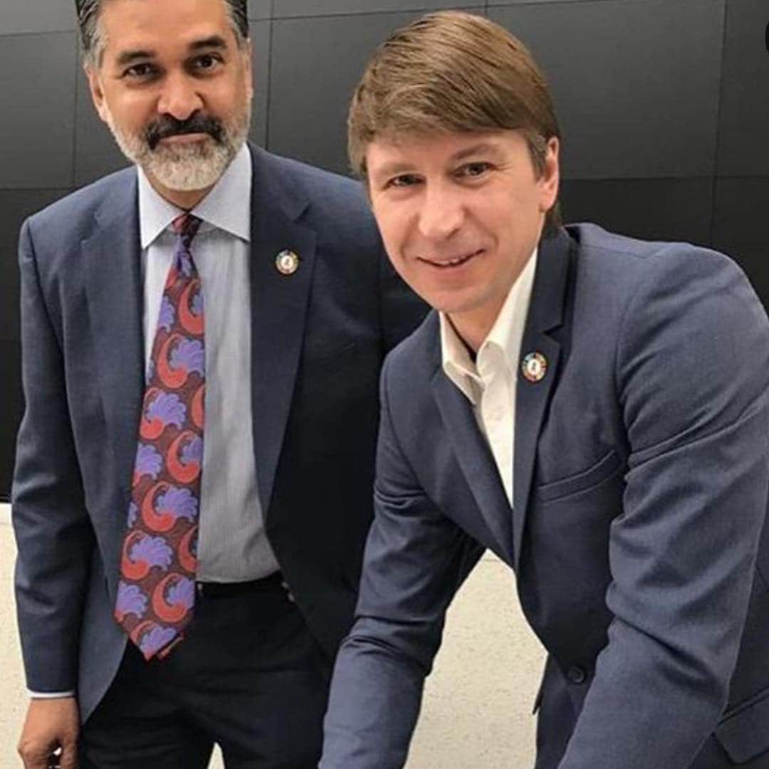 アレクセイ・ヤグディンさんのインスタグラム写真 - (アレクセイ・ヤグディンInstagram)「Вчера стал Звёздным Послом и Послом @UNAIDS для Вторых Европейский Игр @Minsk2019BY, которые пройдут в #minsk2019 в июне. Спортивные соревнования - это уникальная площадка для реализации амбиций, преодоления себя, укрепления силы духа. Но это также возможность обратиться к миллионам: #ВИЧ можно и нужно предупреждать. А людей, которых эта проблема коснулась, поддерживать. Я абсолютно убежден в том, что ВИЧ-статус не должен влиять ни на отношение к человеку, ни на его возможности в реализации жизненных планов. #BrightYou #BrightYear #EuropeanGames #zerodiscrimination #EndingAIDS  @unaids_eeca @saldanhavp」4月19日 19時21分 - alexei.yagudin