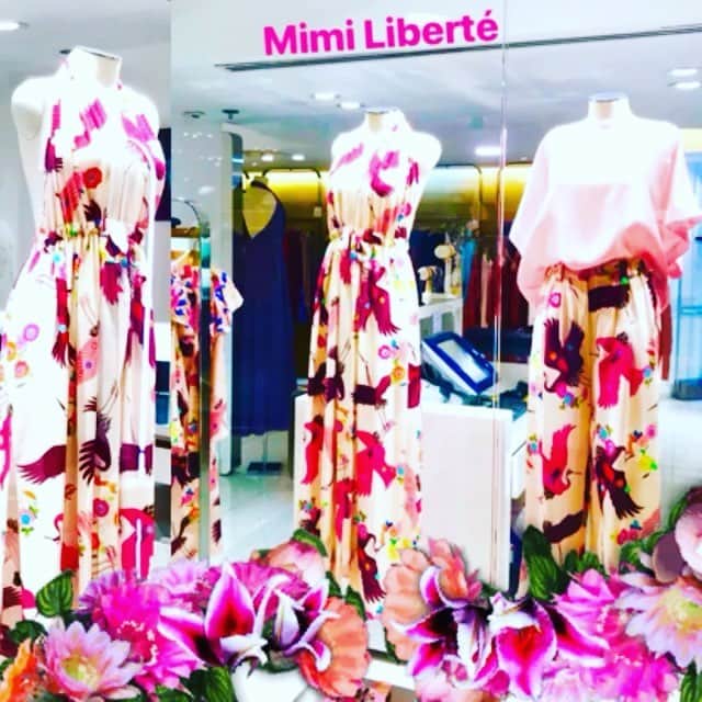 のインスタグラム：「Easter Postcard from Monaco of our luxury designers store partners @edenmontecarlo with the corner and window display of the mimi Liberté SS19 collection #michelklein #mimiliberté #ootd 📸 by @celia_albera_」