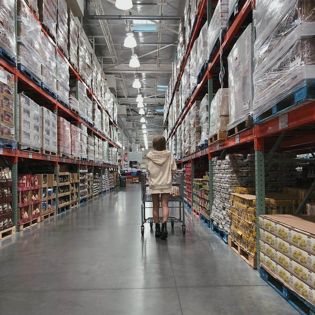 浪花ほのかのインスタグラム：「、 、 、  久しぶりに大阪帰ってきて マミーとコストコ行ってきた♩  #Costco #コストコ #ENVYM #セットアップ」