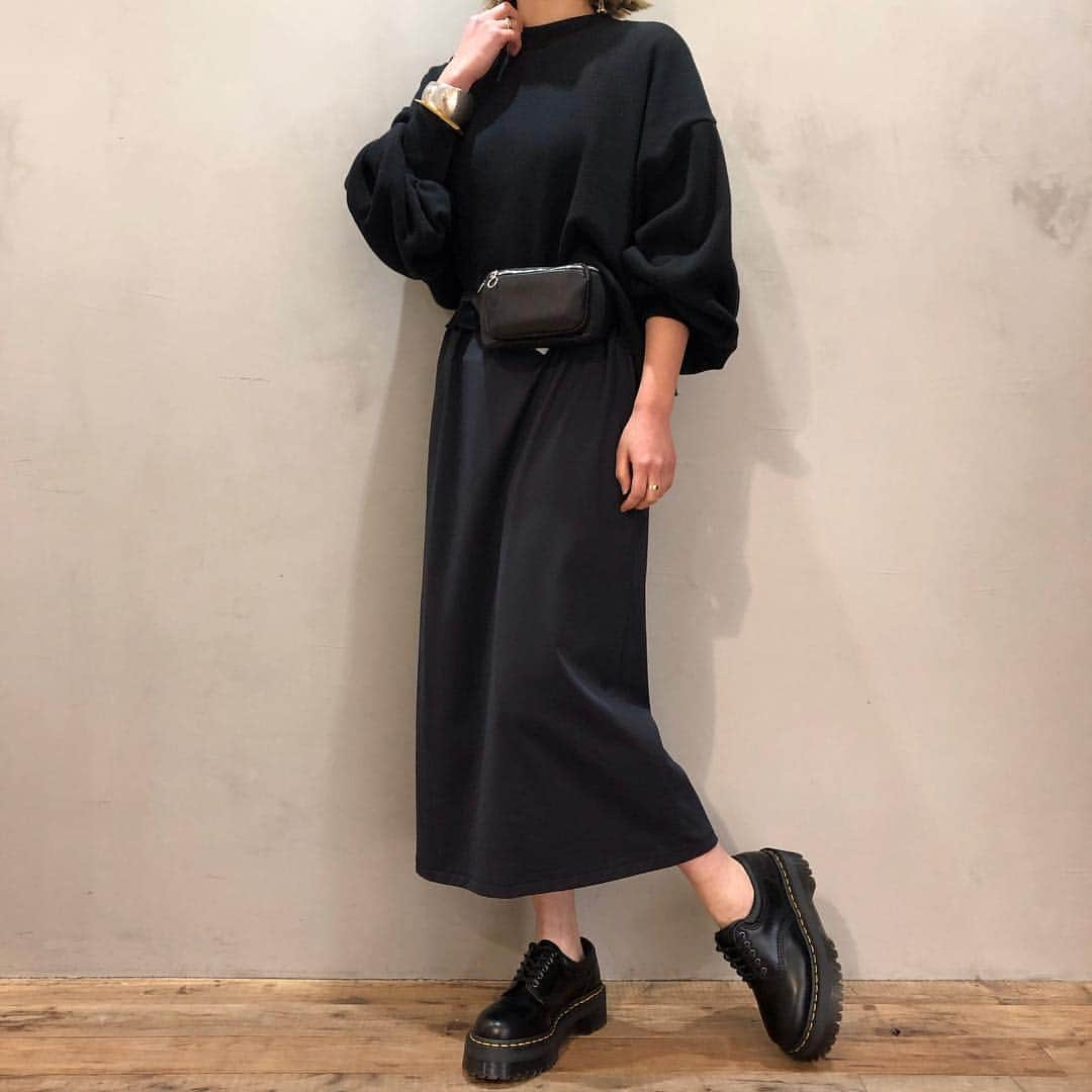 【ANN DE ARKさんのインスタグラム写真 - (【ANN DE ARKInstagram)「【NEW ARRIVAL】 ・ 袖のボリュームが特徴的なCLANEのサーマルトップス。 ブラックとホワイトの2色ご用意しております✨ ・ TOPS:CLANE/THERMAL VOLUME SLEEVE TOPS/¥15,120/size1 ・ STAFF:160㎝ ・ お問い合わせはこちらから ⬇︎⬇︎⬇︎⬇︎ @ann_de_ark '' ・ #clane  #クラネ #aton #エイトン  #aeta #アエタ #ドクターマーチン  #drmartens #new #19ss #spring #summer #fashion #ファッション #coordinate #style #styling #コーデ #コーディネート #レディース #ショップ #栃木 #宇都宮 #arknets #anndeark」4月19日 19時26分 - ann_de_ark