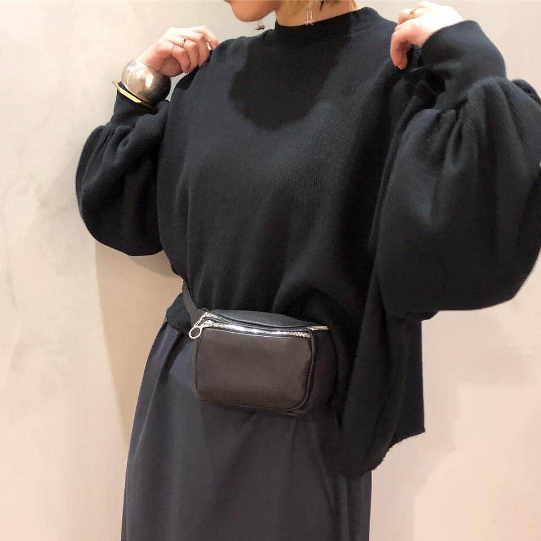 【ANN DE ARKさんのインスタグラム写真 - (【ANN DE ARKInstagram)「【NEW ARRIVAL】 ・ 袖のボリュームが特徴的なCLANEのサーマルトップス。 ブラックとホワイトの2色ご用意しております✨ ・ TOPS:CLANE/THERMAL VOLUME SLEEVE TOPS/¥15,120/size1 ・ STAFF:160㎝ ・ お問い合わせはこちらから ⬇︎⬇︎⬇︎⬇︎ @ann_de_ark '' ・ #clane  #クラネ #aton #エイトン  #aeta #アエタ #ドクターマーチン  #drmartens #new #19ss #spring #summer #fashion #ファッション #coordinate #style #styling #コーデ #コーディネート #レディース #ショップ #栃木 #宇都宮 #arknets #anndeark」4月19日 19時26分 - ann_de_ark