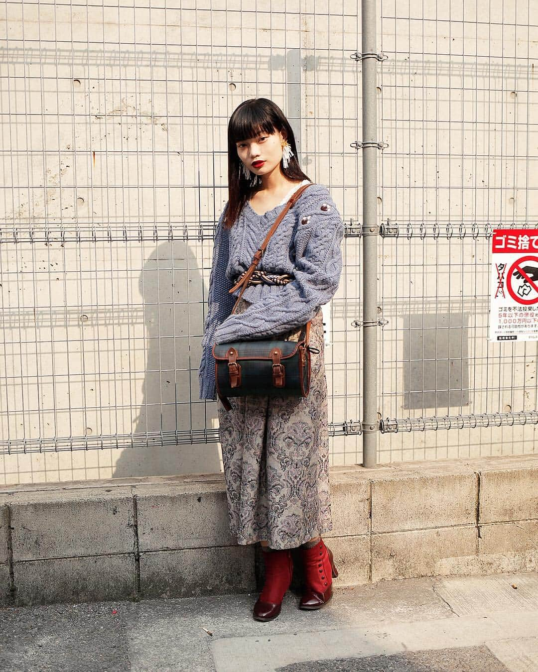 Droptokyoさんのインスタグラム写真 - (DroptokyoInstagram)「KANSAI STREET STYLE @drop_kansai  #streetstyle#droptokyo#kansai#osaka#japan#streetscene#streetfashion#streetwear#streetculture#fashion#関西#大阪#ストリートファッション#fashion#コーディネート  Photography: @abeasamidesu」4月19日 19時34分 - drop_tokyo