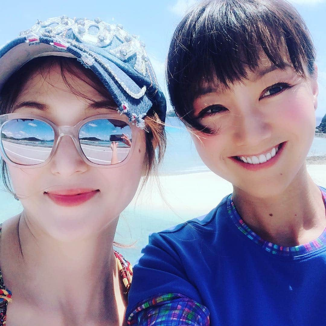 福島和可菜さんのインスタグラム写真 - (福島和可菜Instagram)「ありがとう(*˘︶˘*) #帰って来てしまったー #本当に楽しかった #相棒みゆきちゃんとの #旅 #グルメ #釣り #海 #全部最高 #ありがとう #沖縄 #慶良間諸島 #阿嘉島 #慶留間島 #またすぐ行きたい #昨日は投げ倒しましたが #GTには出会えず #またすぐ行こう #love #fishing  #🐟 #キャスティング #beer #オリオンビール #蝶 #オキナワシリケンイモリ #天然 #可愛い #sea」4月19日 19時50分 - fukushimawakana