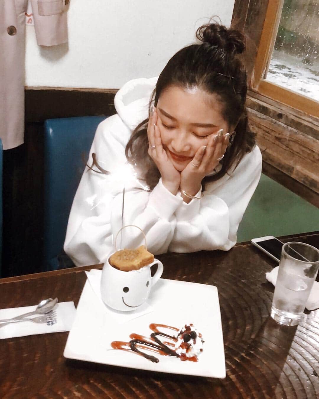 阿部紫夕那のグルメインスタ