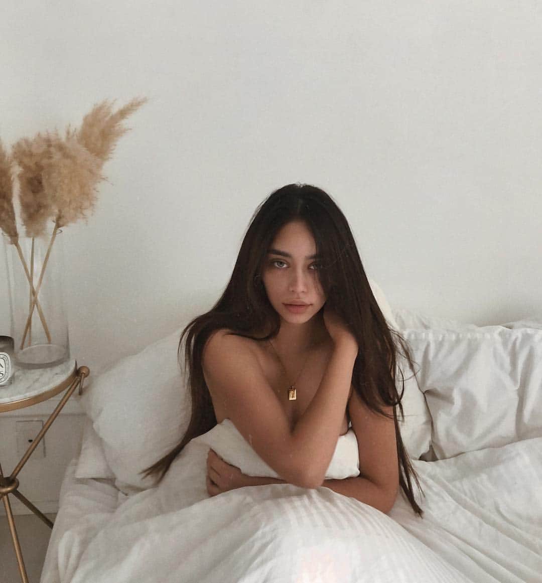 JANICE JOOSTEMAさんのインスタグラム写真 - (JANICE JOOSTEMAInstagram)「👼🏼 let’s stay in bed」4月20日 5時51分 - janicejoostemaa