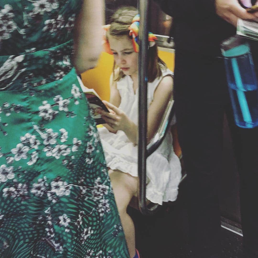 JULIEN D'YSさんのインスタグラム写真 - (JULIEN D'YSInstagram)「Alice au pays des merveilles #subway #newyork #5:00pm#of in station 66 ... #april19.19」4月20日 5時57分 - juliendys
