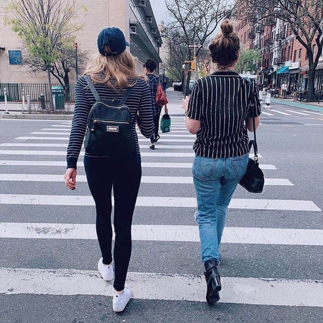 アシュレイ・ベンソンのインスタグラム：「Sister time」
