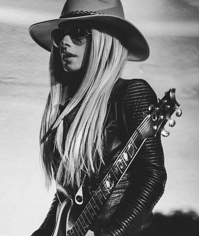 オリアンティさんのインスタグラム写真 - (オリアンティInstagram)「📷 @chris.ace.photography 🔮🌼🍄 @prsguitars」4月20日 6時04分 - iamorianthi