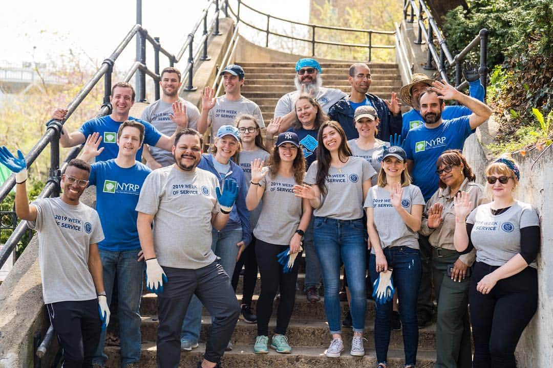 ニューヨーク・シティFCさんのインスタグラム写真 - (ニューヨーク・シティFCInstagram)「Big shoutout to our #NYCFC & @nyrp squads helping to clean up Jerome Slope in The Bronx for #EarthDay 👏🌎🗽💙」4月20日 6時09分 - nycfc