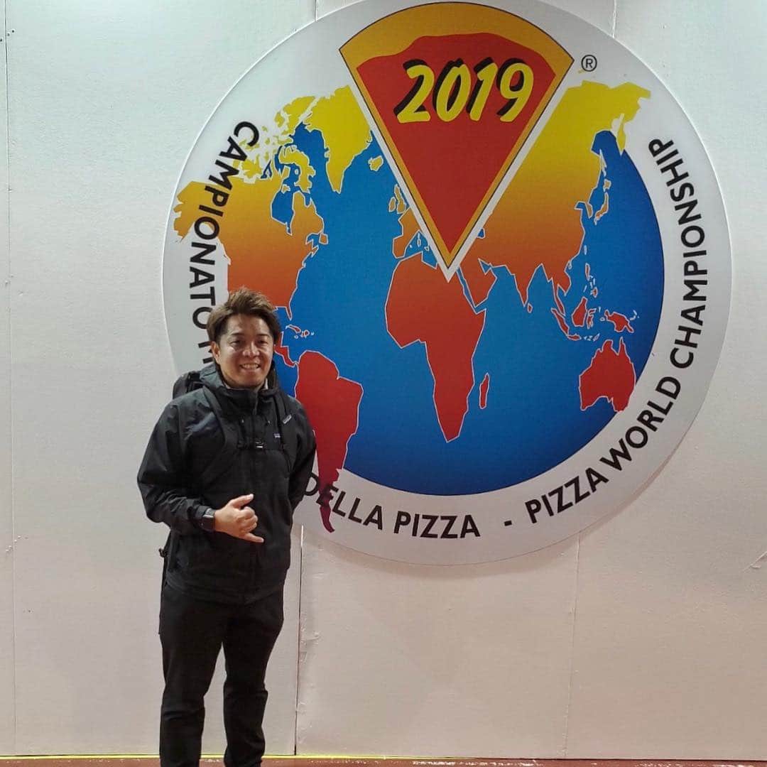 Arancino Di Mareさんのインスタグラム写真 - (Arancino Di MareInstagram)「World Pizza Championship in Parma Italy with our pizzaiolo, Antonino!  #pizzaworldchampionship #arancino #arancinodimare #ristorante #italian #italy #hawaii #pizza #parma #イタリア #hawaiisbestkitchens #honolulu #honolulumagazine #thefeedfeed #frolichawaii #foodie #foodies #hawaiiirl #アランチーノアットザカハラ #アランチーノ #イタリアン #ハワイ #おいしい #111hawaiiaward #italia #haleainaawards #pasta #ハワイ旅行 #ハワイ大好き #italian #イタリア」4月20日 6時25分 - arancinodimare