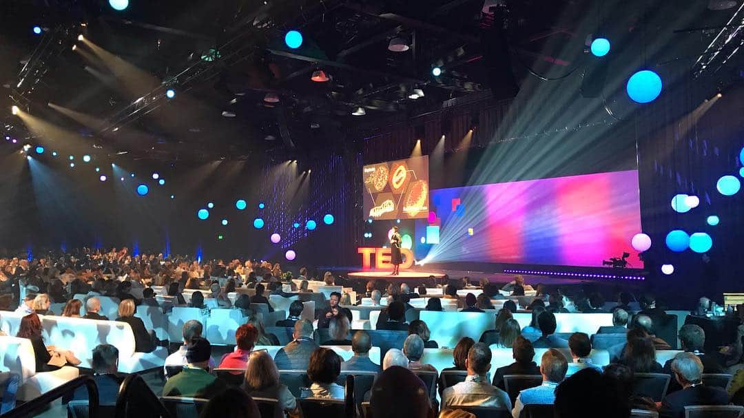 スプツニ子!さんのインスタグラム写真 - (スプツニ子!Instagram)「I did my @tedfellow talk about 'Red Silk of Fate'! Wow, I had such an inspiring and thought-provoking week at TED.  Big thanks to @tedfellow for giving me this opportunity... I love all the fellows and their talks too! amazing community. #ted2019」4月20日 6時23分 - 5putniko