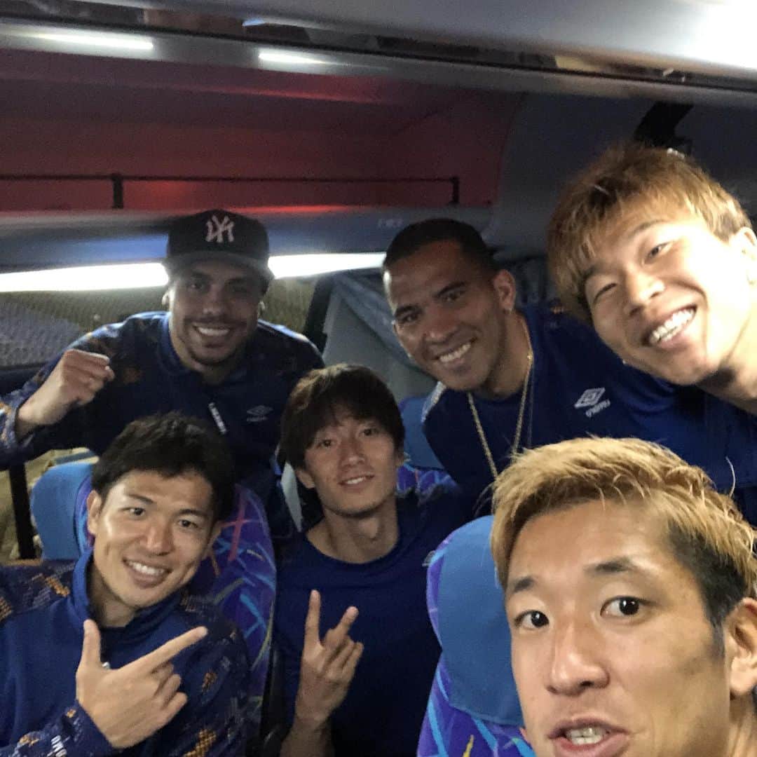 林彰洋のインスタグラム：「3points !! #fctokyo @masatomorishige  @jaeloficial  @diegoqoliveira  @sei_muroya @aki_hayashi0507」
