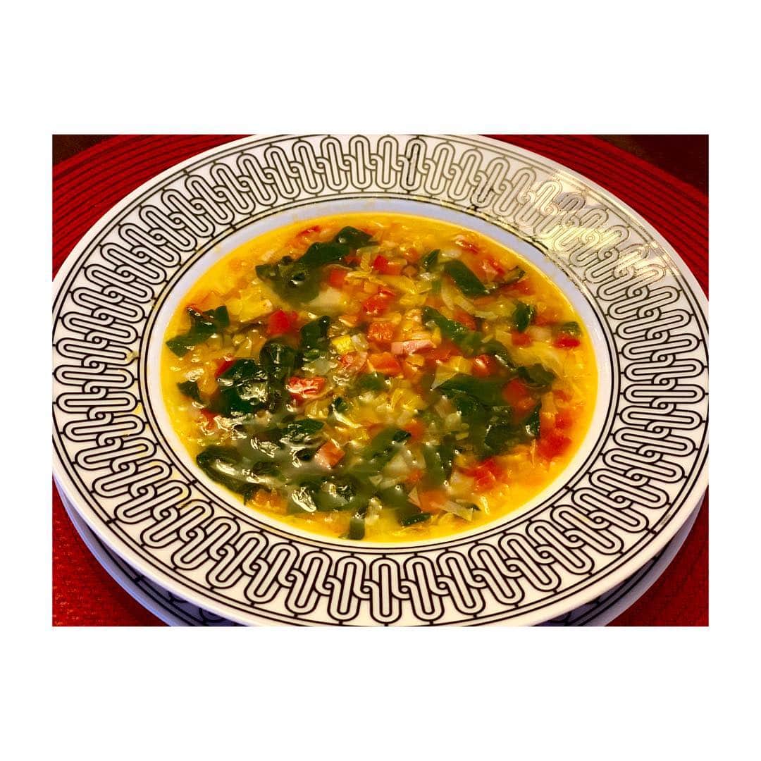 加藤超也さんのインスタグラム写真 - (加藤超也Instagram)「野菜たっぷりミネストローネ﻿ 食欲があまりない時の野菜摂取におすすめ。﻿ ﻿ #食トレ﻿ #寒い時は﻿ #スープ﻿ #トルコ﻿ #まだ寒い﻿ #毎日﻿ #ダウンジャケット﻿ #soup﻿ ﻿」4月19日 21時55分 - cuore_kato