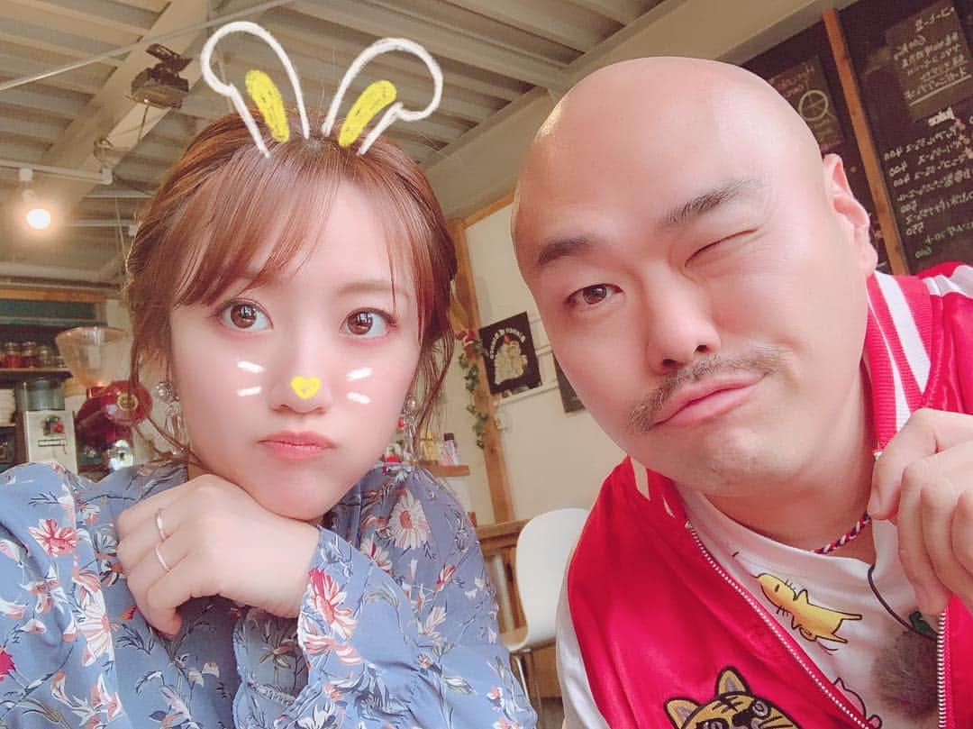 高橋みなみさんのインスタグラム写真 - (高橋みなみInstagram)「明日４月20日TVQ九州放送の 「ちょっと福岡行ってきました！」に出演します✨🥺 クロちゃんと旅してきました！ 写真は何故か私には加工が反応して、 クロちゃんには反応しなかった写真笑😂なんでだろ😂  20時〜の放送です！ ぜひご覧下さい☺️ #ちょっと福岡行ってきました  #tvq #九州放送 #tv  衣装👗 トレンチコート @valmuer_official イヤリング @dress_up_everyday シューズ👠 @evol_official0 #fashion  #love #happy」4月19日 21時57分 - taka37_chan