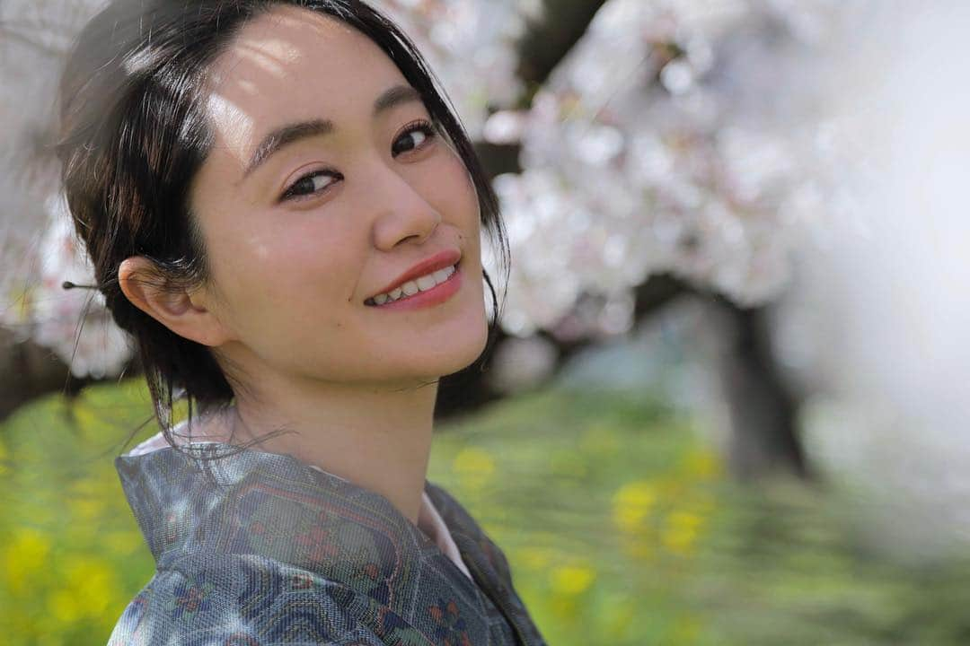 江守沙矢さんのインスタグラム写真 - (江守沙矢Instagram)「写真でお花見気分 . .  お着物×桜. 🌸第4弾 . . . .  #熊谷桜堤 #日本桜100選 #日本さくら名所100選  #桜 #sakura #平成最後の桜 #日本の桜 #spring #springflower #springday #springwatch #kumagaya #ポートレート #portrait #spring #springflower  #japanspring #japanesegirl  #お花見 #土手の桜 #ピクニック #インスタ映え #さくら #春 #spring #photo #photography #江守沙矢　　#jalan_sakura2020」4月19日 22時03分 - saya_emori