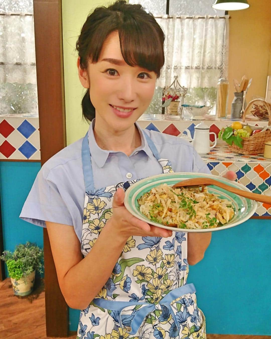 堂真理子さんのインスタグラム写真 - (堂真理子Instagram)「明日の「おかずのクッキング」では、素材のレシピから「ゆでたけのこ」を使った料理をご紹介します♫テレビ朝日で土曜日朝4:55〜放送予定です😊  #おかずのクッキング #レシピ #たけのこ #ゆでたけのこ #テレビ朝日 #堂真理子 #アナウンサー #アナウンサー衣装 #francfranc #Apaiserlame」4月19日 22時04分 - mariko_do