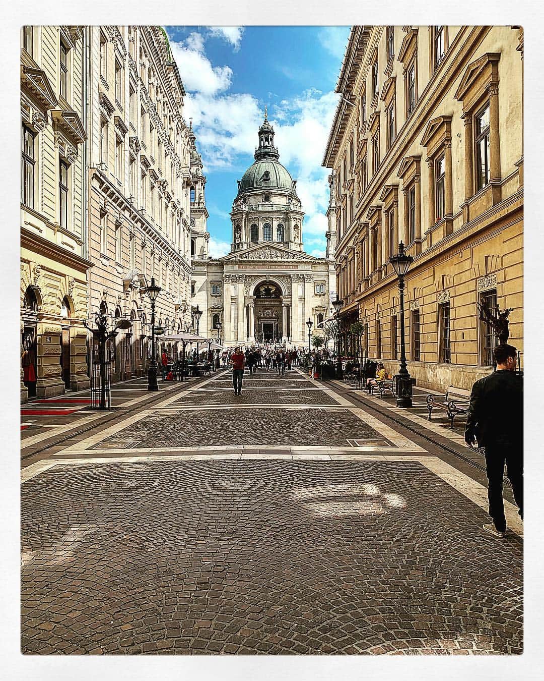 Bastian Bakerさんのインスタグラム写真 - (Bastian BakerInstagram)「Budapest with the boys 🔥 @sami__sea and Jesus #trip #culture」4月19日 22時15分 - bastianbaker