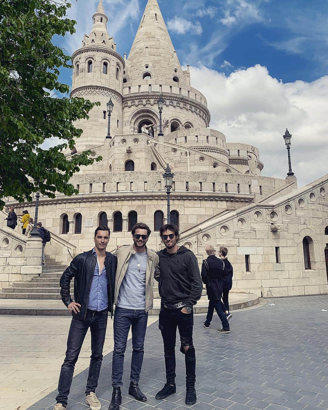 Bastian Bakerさんのインスタグラム写真 - (Bastian BakerInstagram)「Budapest with the boys 🔥 @sami__sea and Jesus #trip #culture」4月19日 22時15分 - bastianbaker