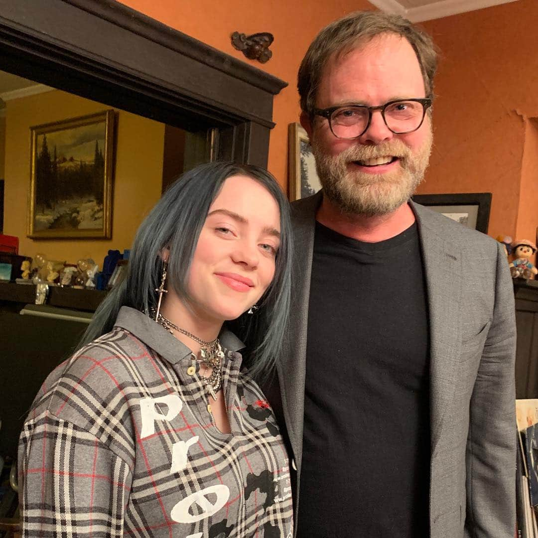 レイン・ウィルソンさんのインスタグラム写真 - (レイン・ウィルソンInstagram)「I met one of the most intense OFFICE fans of all time, William Eyelash aka @WhereAreTheAvocados. She won a yoghurt lid medal for her preposterous knowledge of the show. What an honor. This is a remarkable young human being that touches hearts, blows minds and F*%#n ROCKS!」4月19日 22時09分 - rainnwilson