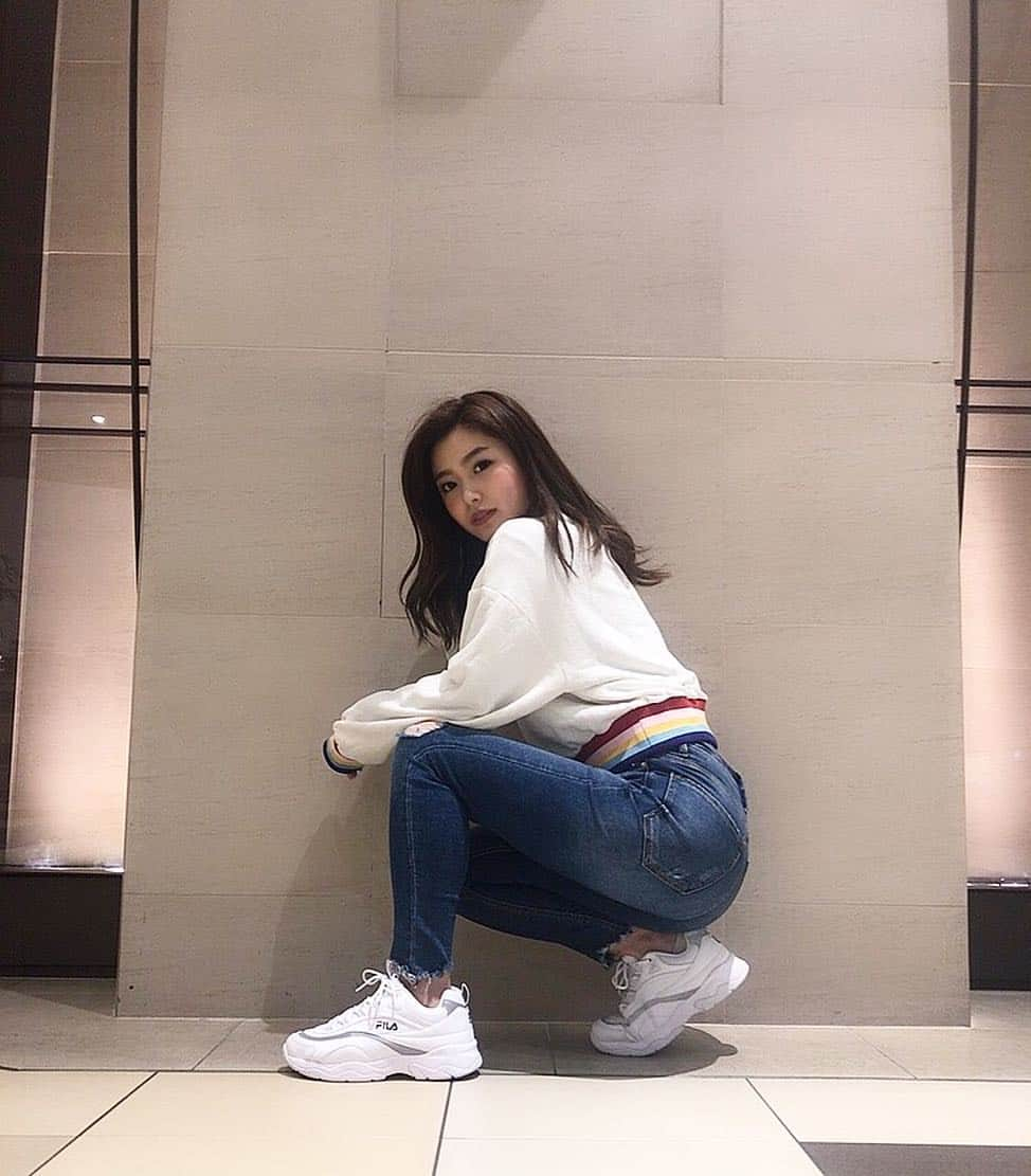 八軒あやねさんのインスタグラム写真 - (八軒あやねInstagram)「FILA RAY 👟💜 FILAのスニーカー2足目👼 合わせやすくて最高に可愛いお気に入り💫 流行りのダッドシューズ😆  #fila #filasneakers #sneakers #sneaker #filashoes #filaray #filaスニーカー #フィラ #フィラスニーカー #スニーカー女子 #スニーカーコーデ #スニーカー好きと繋がりたい #スニーカー大好き芸人 #code #sneakercode #おしゃれさんと繋がりたい #fashion #ダッドシューズ」4月19日 22時11分 - ayagram_8_