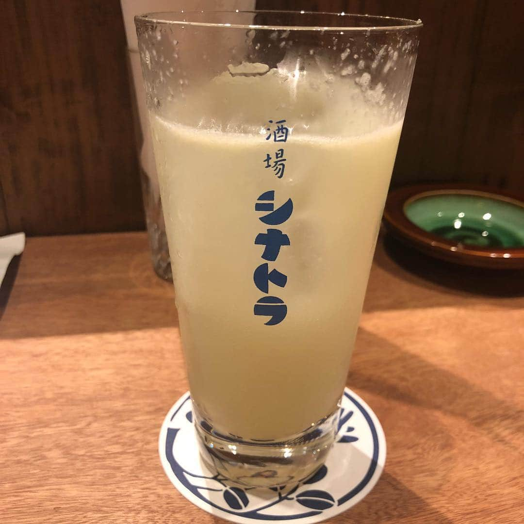 たまたまこさんのインスタグラム写真 - (たまたまこInstagram)「このっっ酸っぱいレモンサワーがっっまじで好き。」4月19日 22時21分 - tamarikomari