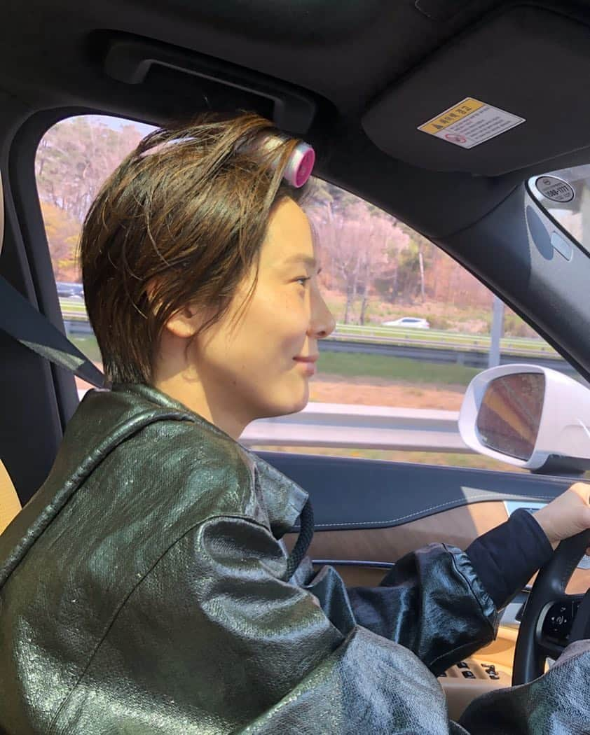 キム・ナヨンさんのインスタグラム写真 - (キム・ナヨンInstagram)「바쁘다바빠 현대사회, 어느 바쁘던 날 🚙」4月19日 22時21分 - nayoungkeem