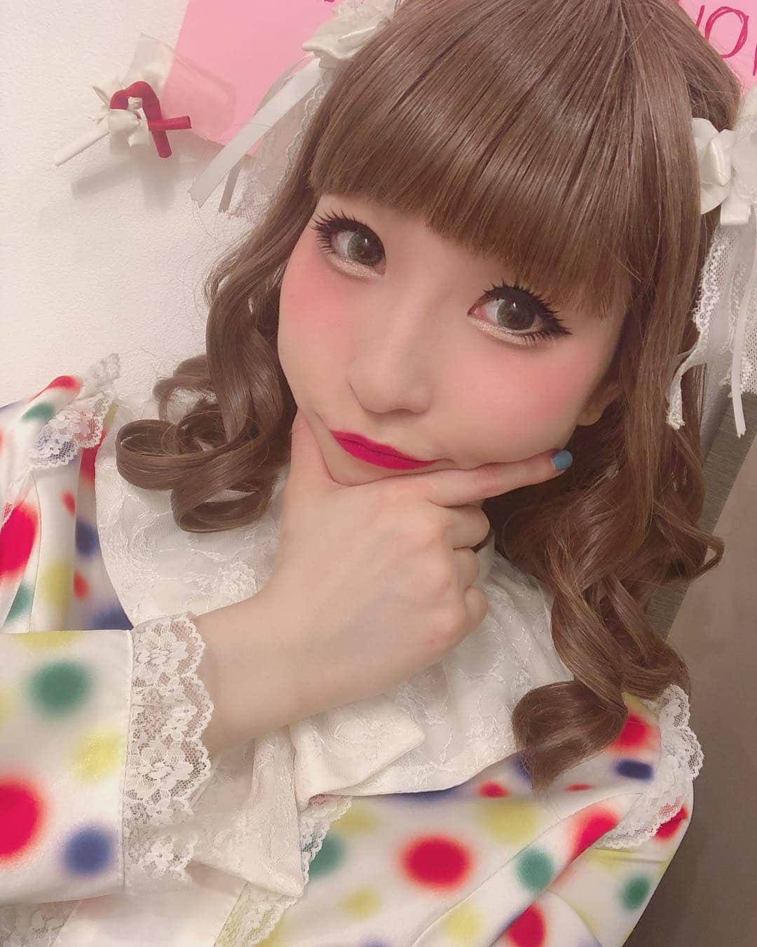 ピンキー！☆藤咲彩音さんのインスタグラム写真 - (ピンキー！☆藤咲彩音Instagram)「いろんなメイク。たのしいね。」4月19日 22時36分 - pinky_ayane