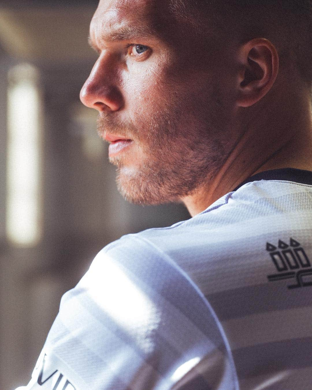 ルーカス・ポドルスキさんのインスタグラム写真 - (ルーカス・ポドルスキInstagram)「Focus on where you want to be 👊🏻💥 #poldi #concentration #goals」4月19日 22時59分 - lukaspodolski