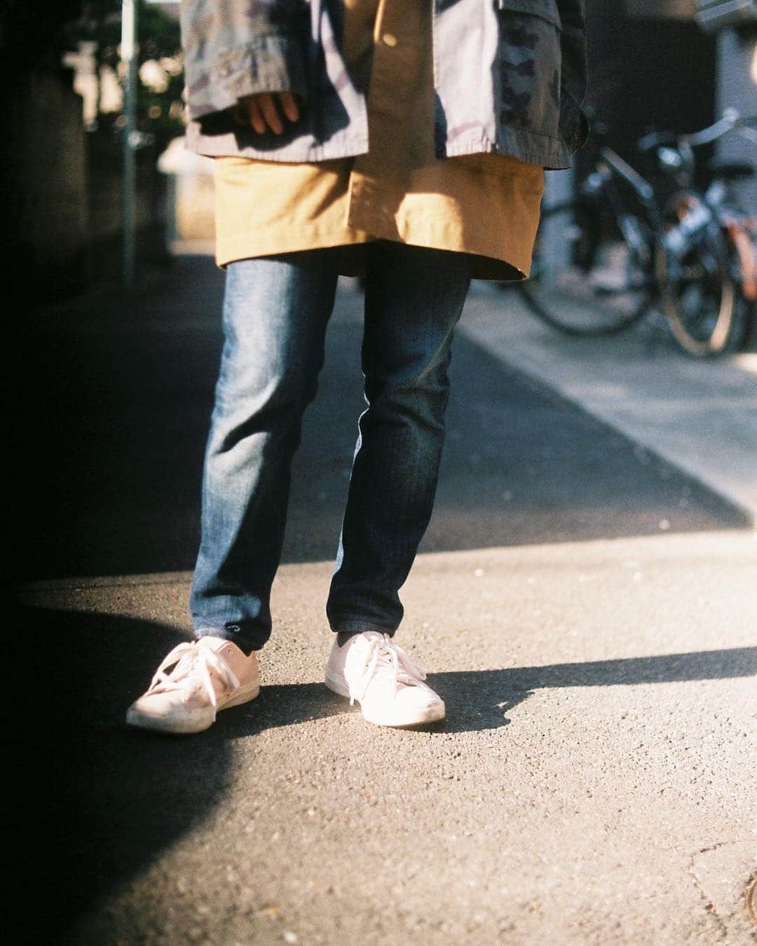 長坂 睦生さんのインスタグラム写真 - (長坂 睦生Instagram)「花林さんありがとう✌︎ クレジットタグ付け！久々に細身の履いたけど良き。」4月19日 22時57分 - mutsukinagasaka