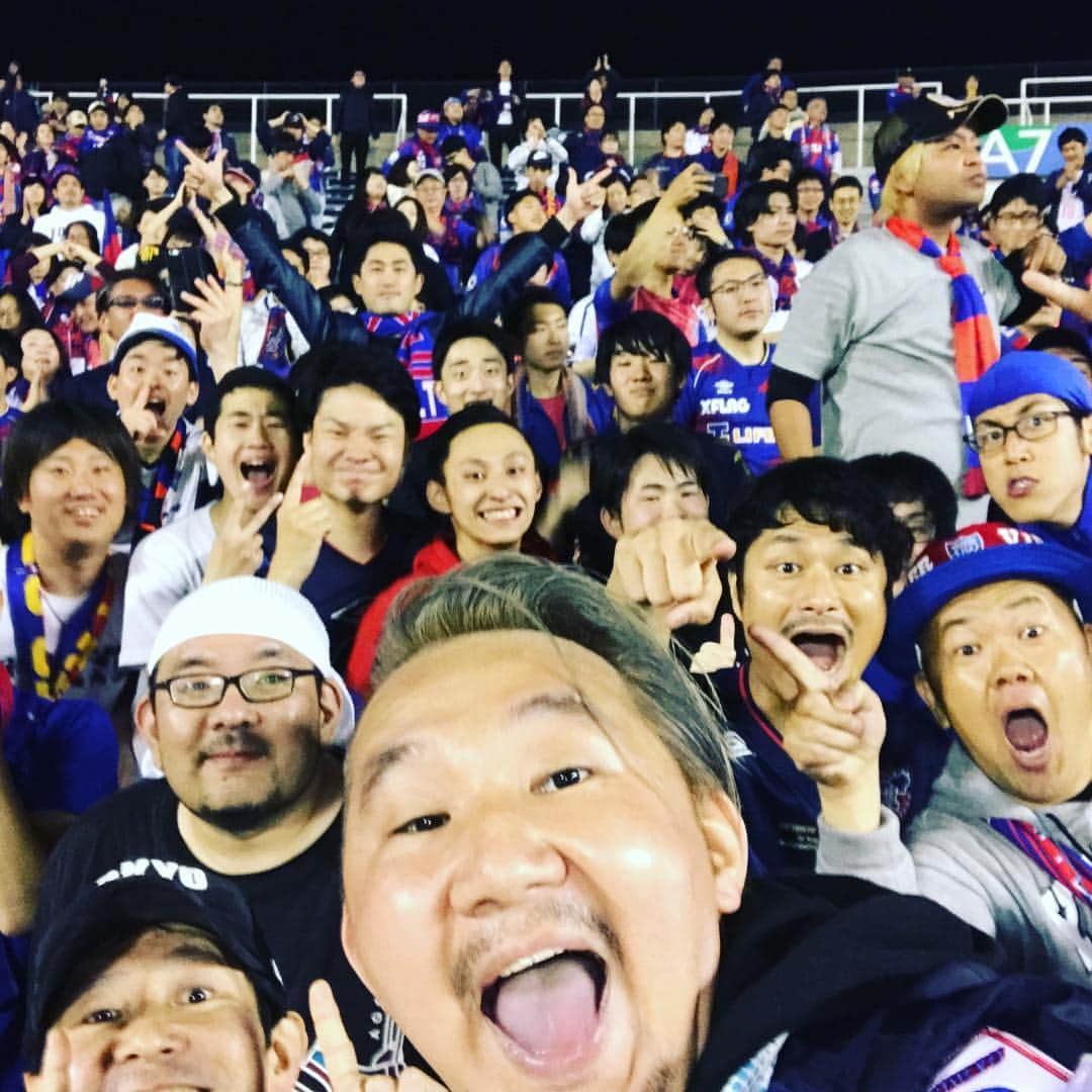 植田朝日さんのインスタグラム写真 - (植田朝日Instagram)「🔵🔴﻿ ど〜も、単独首位トーキョーです‼️﻿ ﻿ 今日は選手もファンもみんな頑張りました！w﻿ ﻿ 今宵は美味しい御飯、お酒を満喫しましょう。🍺﻿ そして、次も勝っちゃいましょう。﻿ ﻿ バモ トーキョー﻿ ﻿ #tokyo12 #FC東京 #首位トーキョー #広島遠征 #金J #ディエゴール #diegol﻿ ﻿」4月19日 23時00分 - asahiman