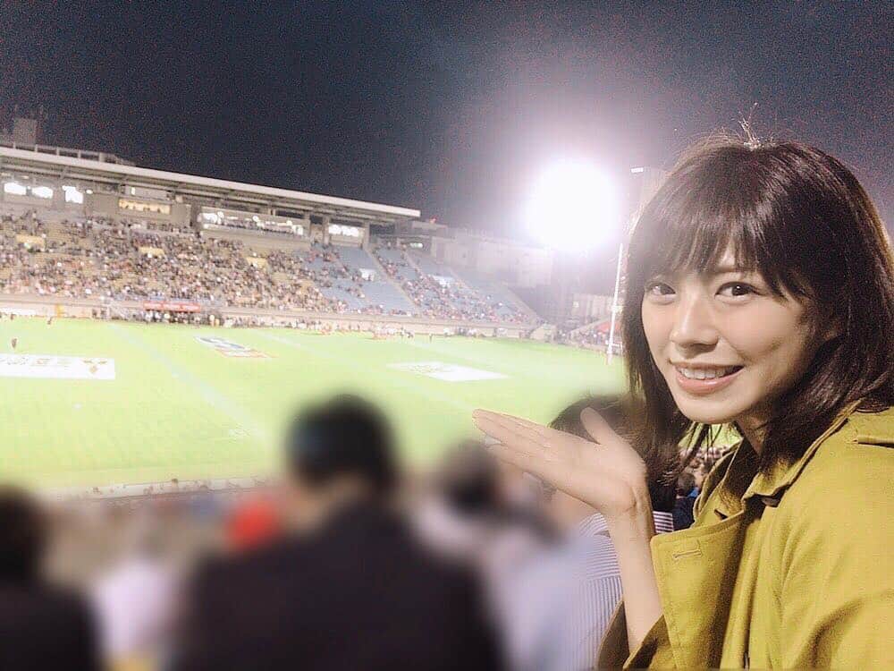 わちみなみのインスタグラム：「母校の明治大学の応援ぶりに、﻿ 秩父宮ラグビー場に🏉﻿ ﻿ サンウルブズ🆚ハリケーンズの試合を﻿ みてきました！解散になる前に見に行けたよ。﻿ ﻿ ヘイデンパーカー選手のキックと展開シーンに﻿ わくわくさせてもらえたなあ✨﻿ 田中選手のタックルも、すごい！みえてたの？！って驚きと拍手でした、、！﻿ ﻿ 前半はサンウルブズがリードしていたけど、﻿ 後半で負けちゃったー😭﻿ 最後までどうなるかわからなくて、、﻿ ほんとおしいなあ！﻿ ﻿ またラグビーみにいきたいな☺︎﻿ ﻿ #サンウルブズ﻿ #ラグビー﻿ #わちみなみ﻿ #秩父宮ラグビー場」