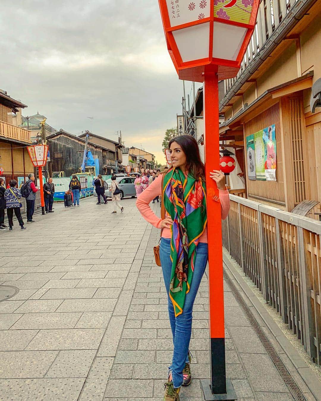カロリーネ・セリコさんのインスタグラム写真 - (カロリーネ・セリコInstagram)「Onde as Geikos e Maikos estão 🎎 Gion, Kyoto.」4月19日 23時39分 - cacelico