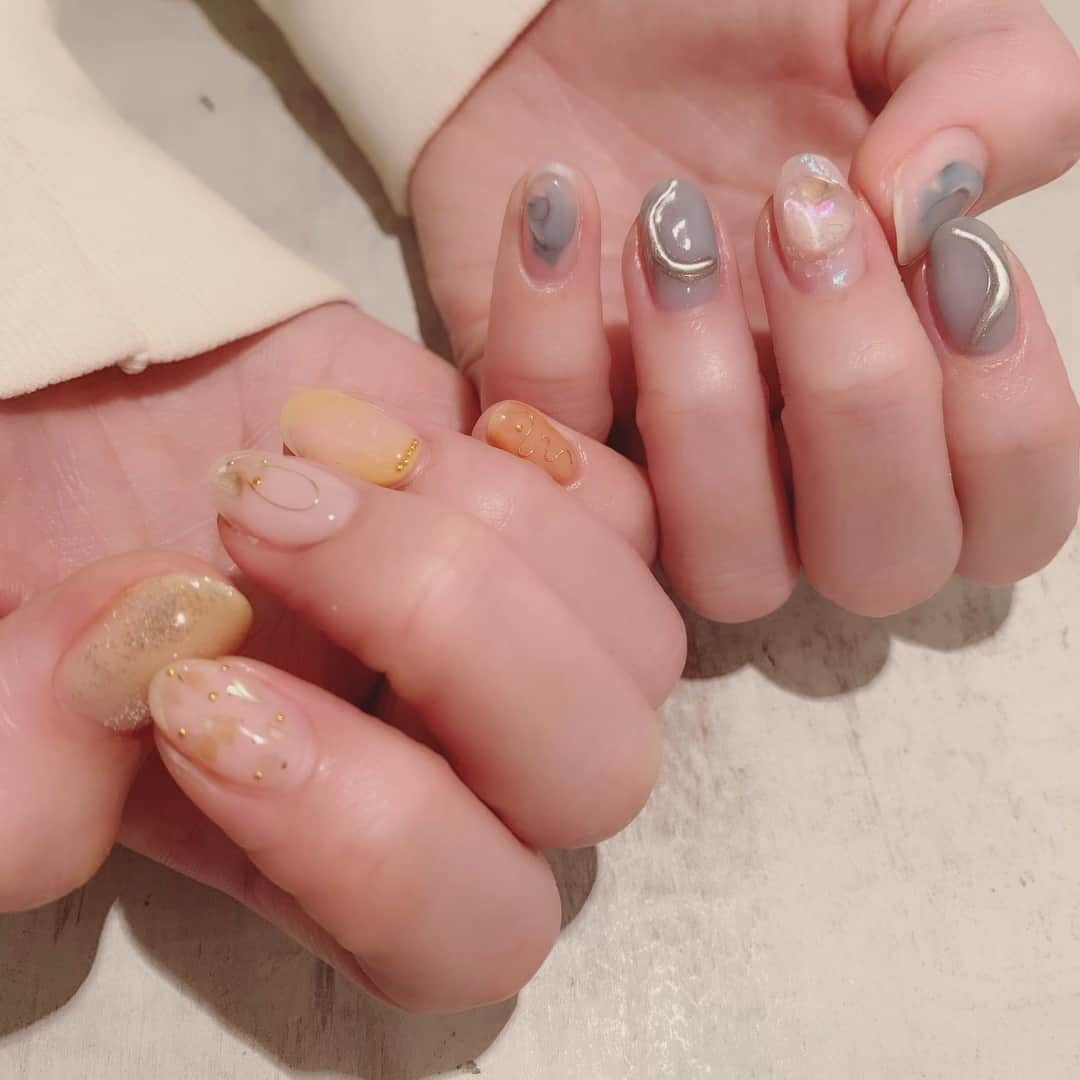 木下ゆうかさんのインスタグラム写真 - (木下ゆうかInstagram)「#NEWNAIL ✨ 今日、偶然なんやろうけどネイルのインスタアップしている人が多かった！😳 私はネイルしたら来月の予約を取るんやけど偶然今日の20時に予約しとって、波に乗れて嬉しかった 笑 しかも、友達と同じサロンで同じお姉さんにいつもしてもらってるんやけど午前中に友達も来てたんやって！😳😳 自分の中でびっくりして嬉しかったんやけど、ひとからしたらだいぶどうでもいいよね 笑 ️ #木下ゆうか #kinoshitayuka #木下佑香」4月19日 23時39分 - yuka_kinoshita_0204