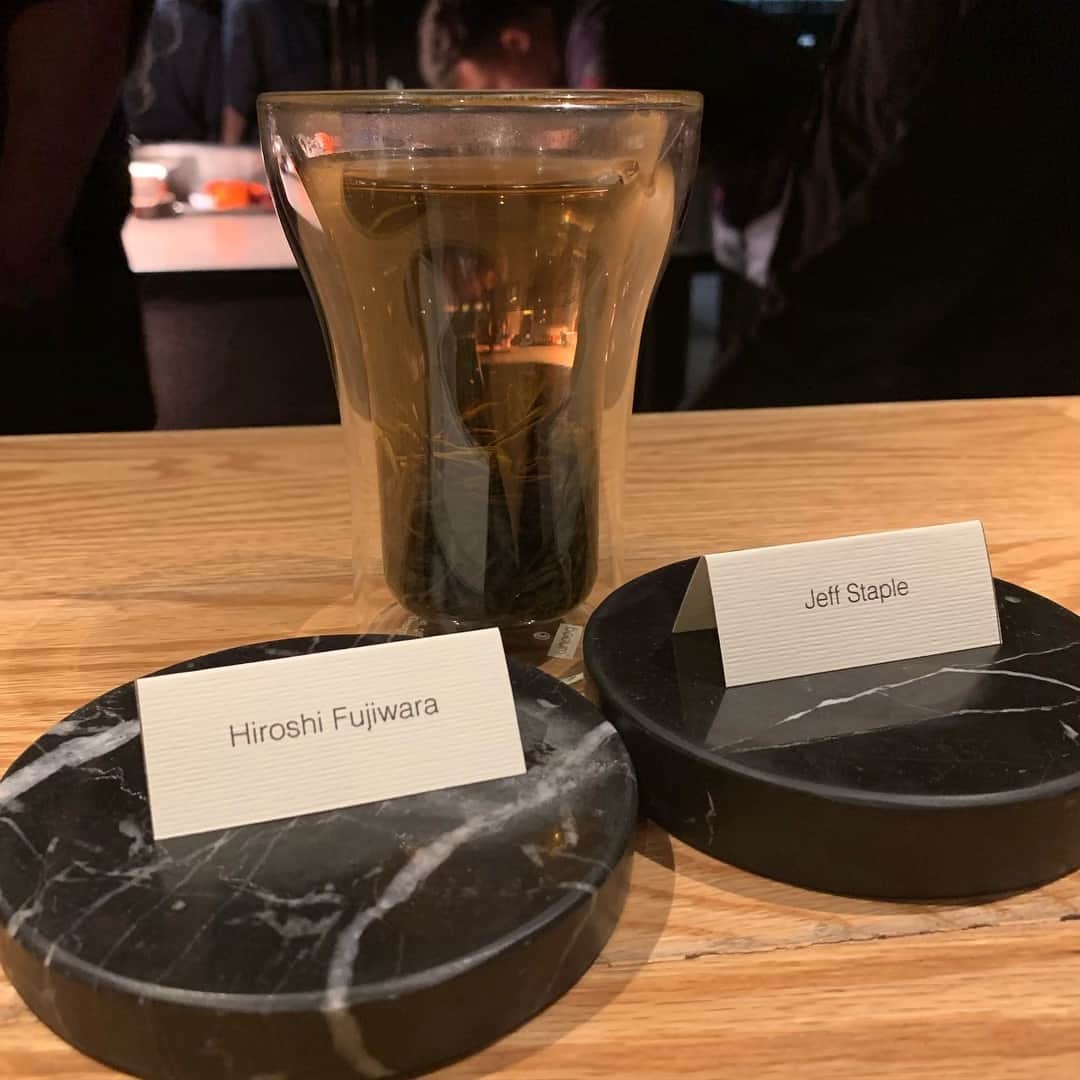 のインスタグラム：「do nothing but a cup of tea @donothingcongress @jeffstaple」